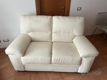 Divano in pelle bianco
