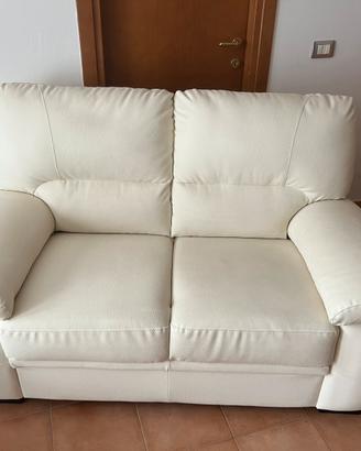 Divano in pelle bianco