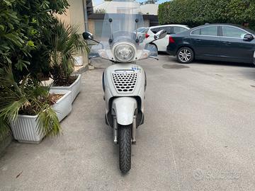 Aprilia 200 scarabeo