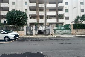 MAGAZZINO A BRINDISI