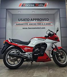 Kawasaki GPz 900 R
