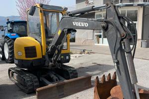 MINI ESCAVATORE VOLVO ECR38