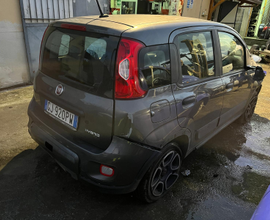 Fiat panda 2022 ibrida incidentata