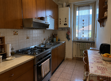 Bilocale con posto auto e cantina - Soprazocco
