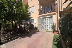 VILLA A SCHIERA A RENDE