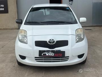 Toyota Yaris 1.0 5 porte