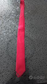 cravatta rossa