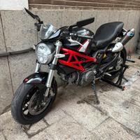 Ducati Monster 796