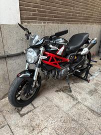 Ducati Monster 796