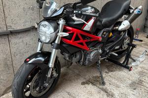 Ducati Monster 796