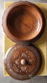 Scatola vintage in legno intagliato – Artigianato 