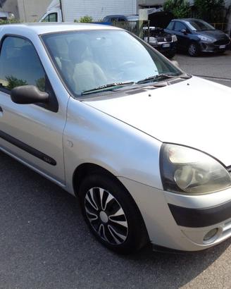 RENAULT Clio 1.2 16V cat 5 porte Confort