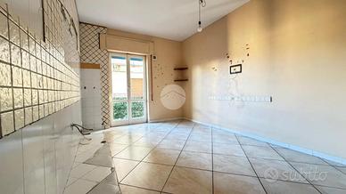 3 LOCALI A MARANO DI NAPOLI