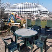 Tavolo e sedie da giardino 
