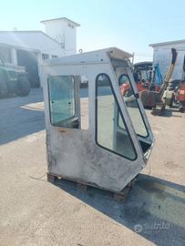 cabina per escavatore o carica letame