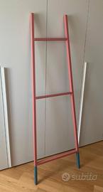Scaletta porta-abiti in legno laccato