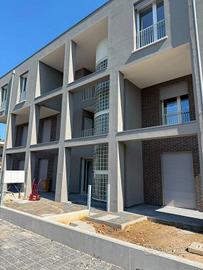 Appartamento di 185 m² con 4 locali e box auto dop