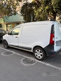 Dacia Dokker // 2013