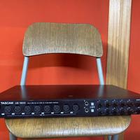 TASCAM US1800