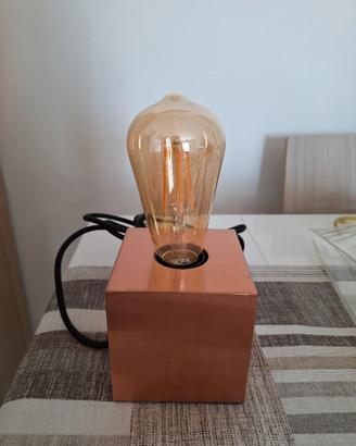 Lampada da tavolo