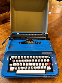Macchina da scrivere Underwood 319 blu con custodi