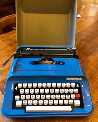 Macchina da scrivere Underwood 319 blu con custodi