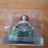 statuetta di ragazzina Barcino