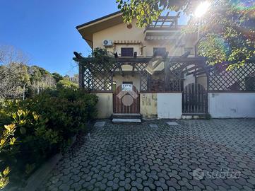 3 LOCALI A VILLAPIANA