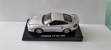 PORSCHE 911 GT2