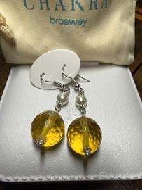 Orecchini con pendente in pietra naturale giallo