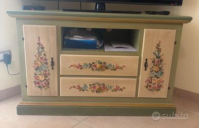 Mobile porta TV in legno dipinto a mano