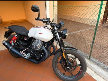 moto Guzzi v Stone ten .
