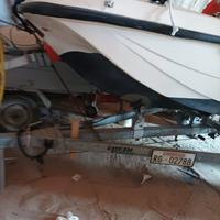 barca trimarano con motore e carrello