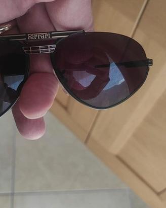 occhiali da sole Ferrari