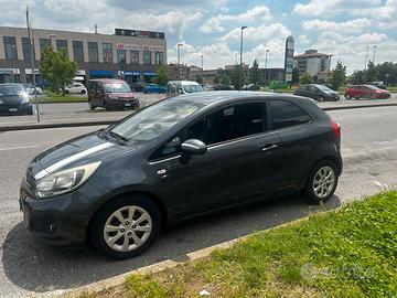 Kia rio 2012