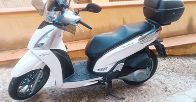 Kymco People 300 GTi
