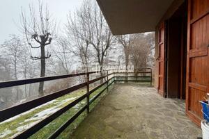 AMPIO BILOCALE IN PIENO CENTRO A SERRAMAZZONI!