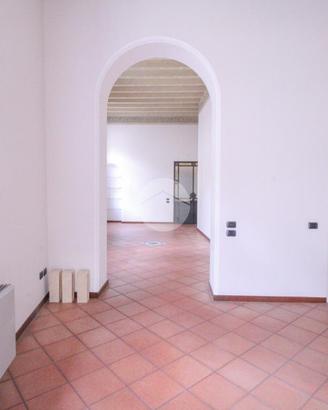 NEGOZIO A TREVIGLIO