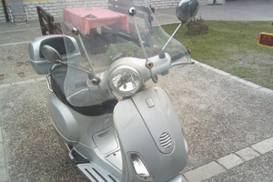 Vespa LX 150 4T