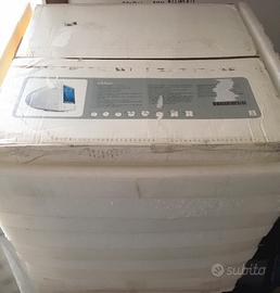 Apple e-Mac 17 G4 sd 1.25 GHz nuovo