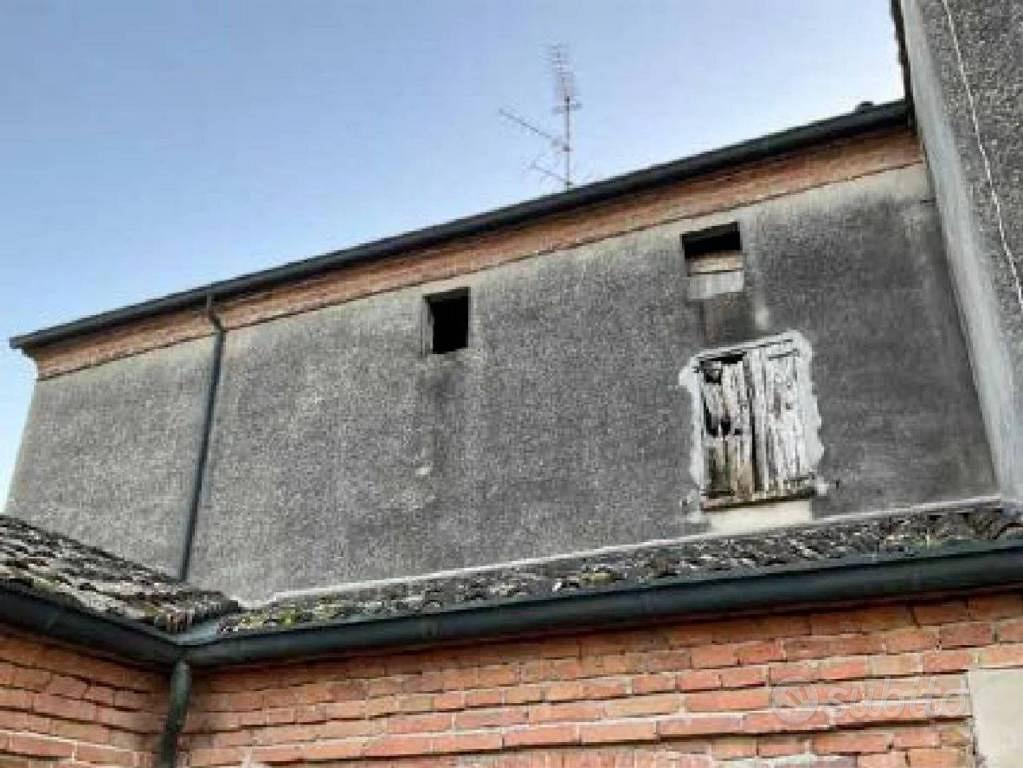 Immobile in asta di 704 m² con più di 5 locali a S - Altro