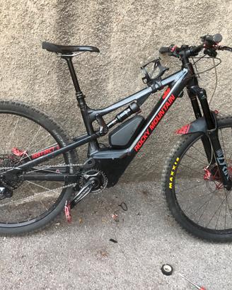 Ebike mtb taglia M rocky mountain altitude