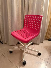 Sedia da scrivania IKEA rosa con rotelle