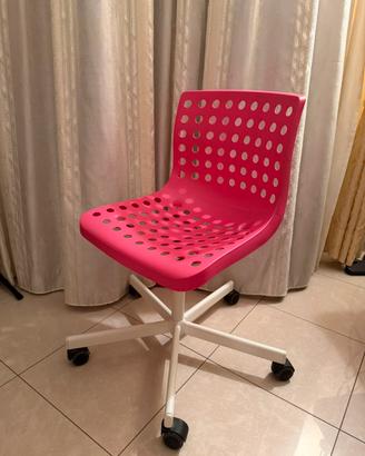 Sedia da scrivania IKEA rosa con rotelle