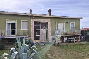 5 LOCALI A CAMPELLO SUL CLITUNNO