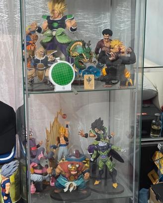 collezione dragon ball 32 pezzi con vetrina 