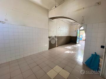 NEGOZIO A MONTEFIASCONE