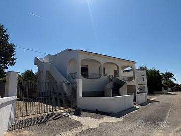 Villetta al piano rialzato vicina al mare