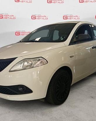 Lancia Ypsilon 1.0 70cv Firefly Hybrid S&S Silver