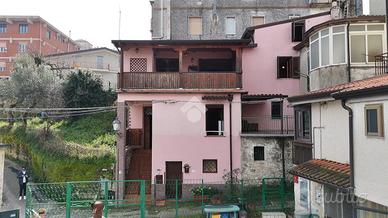 CASA INDIPENDENTE A PIETRASTORNINA
